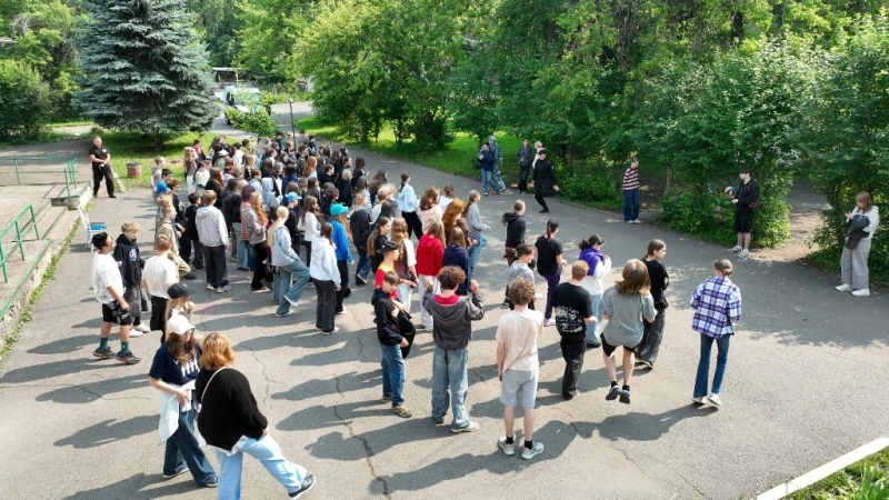 🤸🏻‍♀️🏃🏼 Зарядка со стражем порядка в Красноярске!

👮🏻‍♂️🚨Сотрудники МУ МВД России «Красноярск