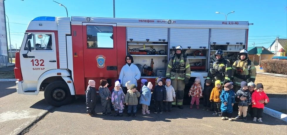 В детский сад приехала пожарная 🚒 машина!!! Сотрудники пожарной части продемонстрирова...