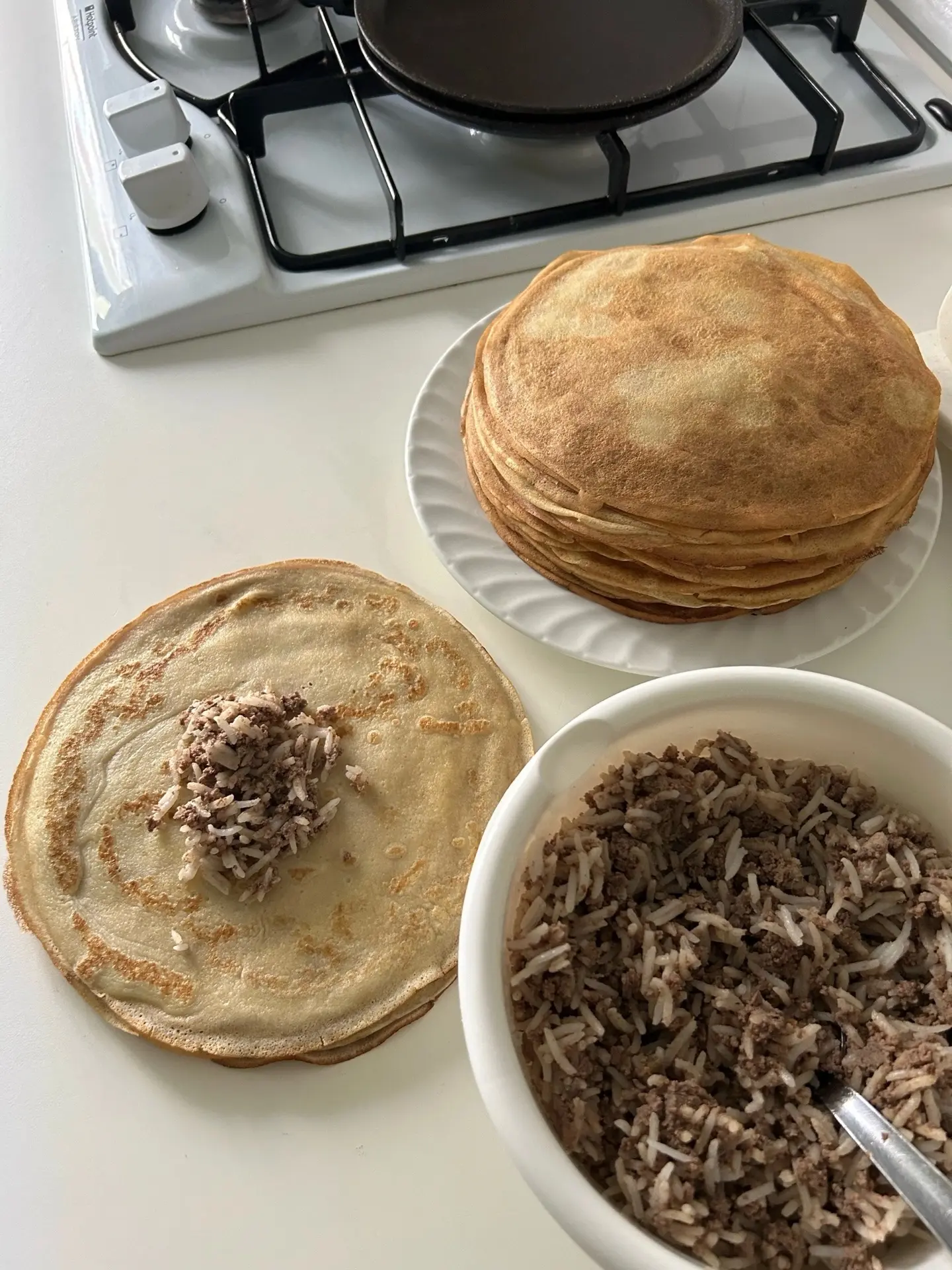 Одна из моих любимых блинных начинок: рис с печенью.
