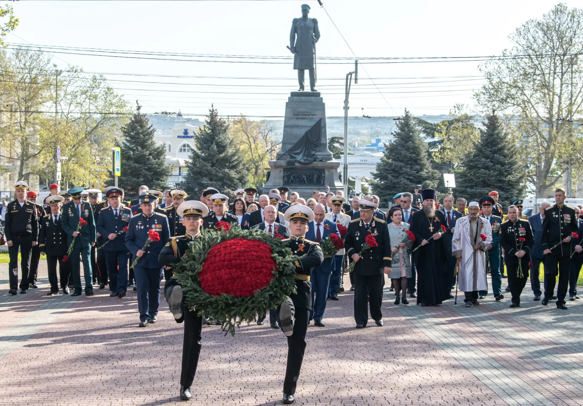 Примите самые искренние поздравления с Днем Победы!