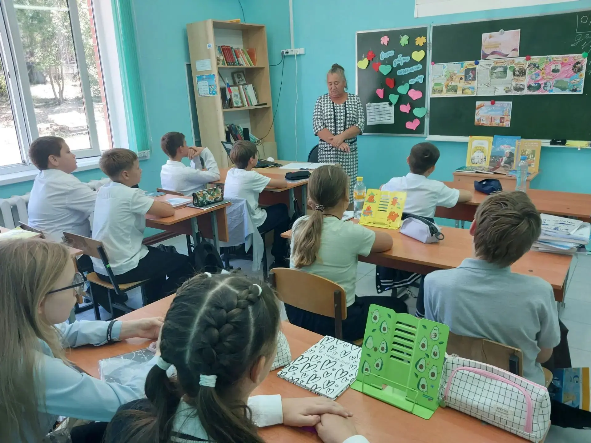 Библиотечный урок "Мы землю эту преданно и верно зовём певучим именем Кубань..."  ко Дн...