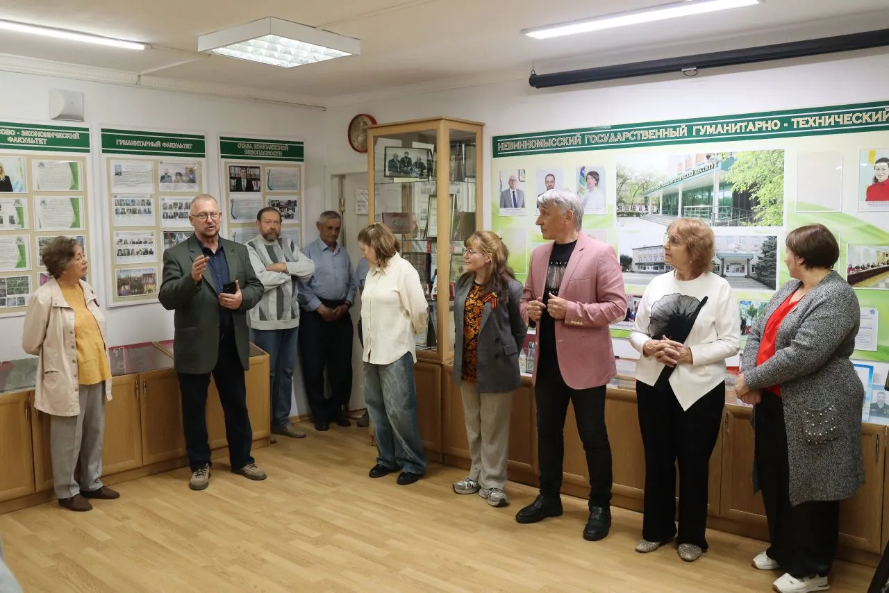 В выставочном зале Центра истории и культуры НГГТИ открылась новая выставка картин «Энергия искусств