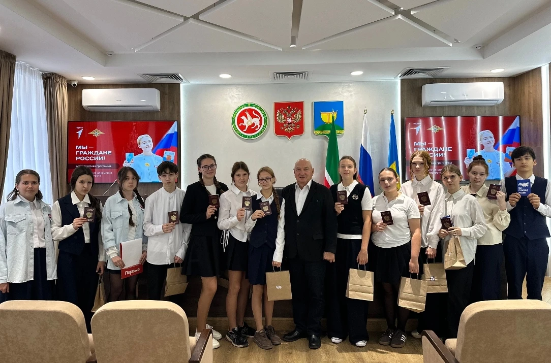 ✨Сегодня наши ребята приняли участие в акции "Мы - граждане России".