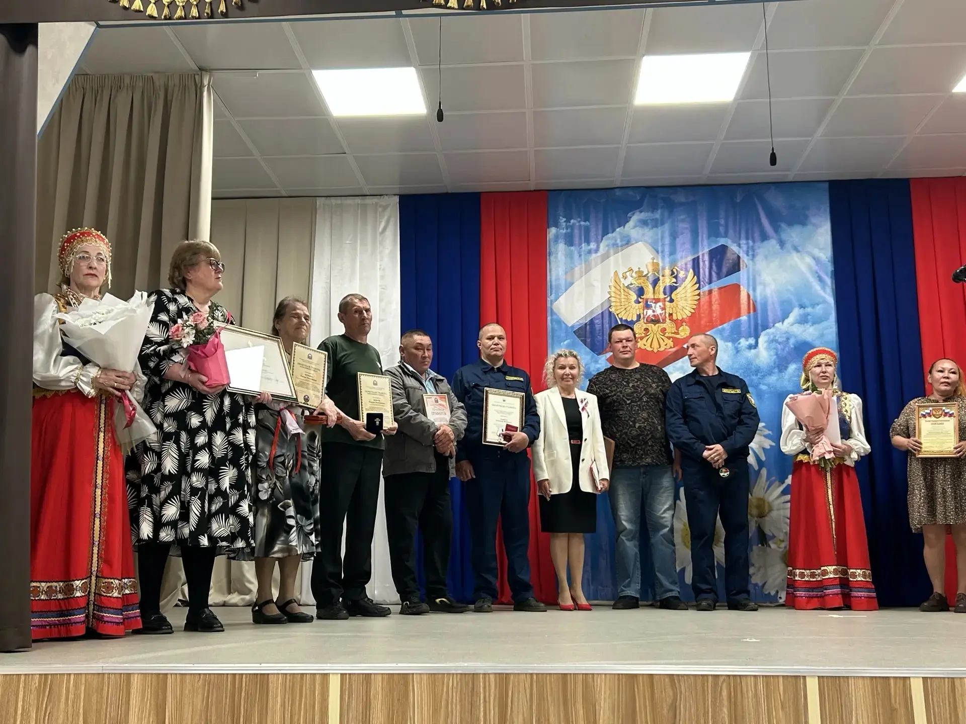 Накануне праздника День России поздравила земляков, пожелала всем мира, добра и благополучия. Сила н