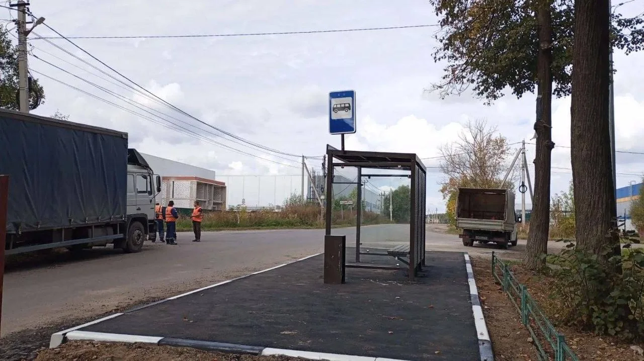 🚌 В Бережках появился новый остановочный павильон