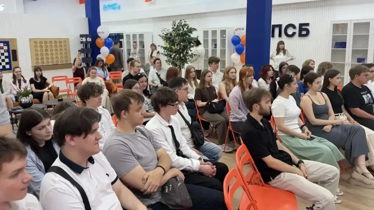 В ДонГУ открыли первый в республике студенческий коворкинг-центр ПСБ   22 мая в Донецком государстве