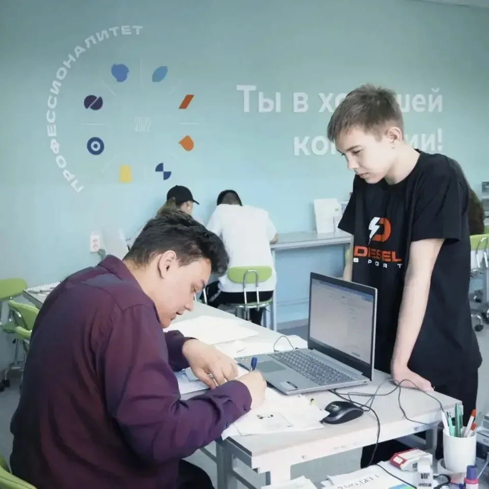 В разгаре приёмная кампания в томские техникумы и колледжи, где молодёжь получает востр...