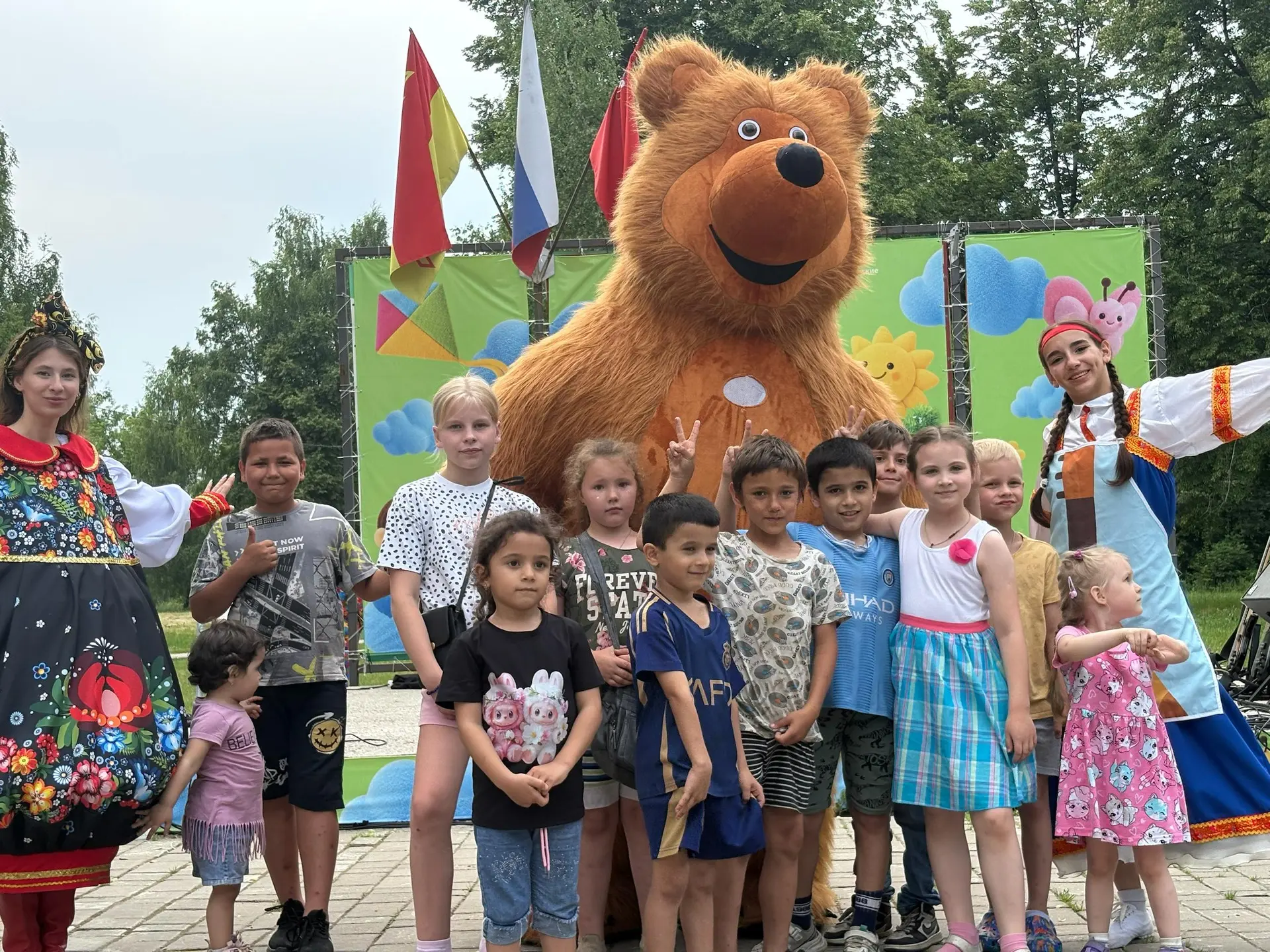 ❤️ Как прошёл День России в парках Богородского округа

Концерты, мастер-классы, творческие площадки
