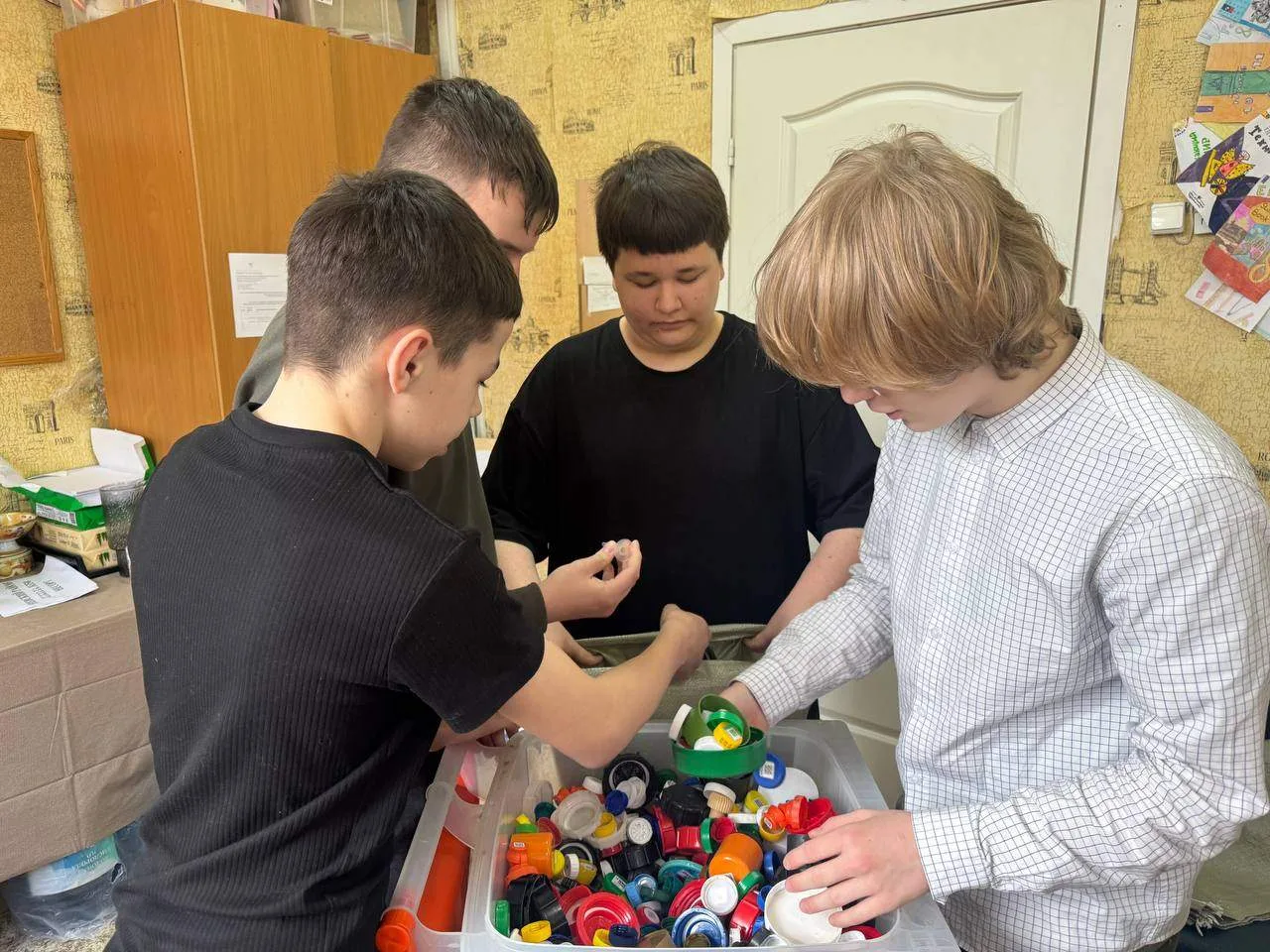 Итоги весенней недели доброты   Мы завершили большой сбор крышечек за год.  Вот главные итоги:  Собр