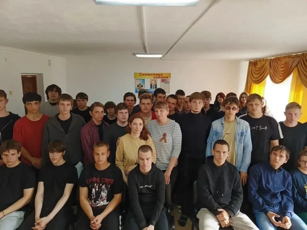 🔥 Огонь памяти: в общежитии техникума вспомнили героев войны  5 мая в общежитии Кореновского политех