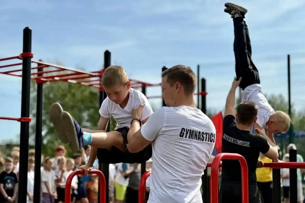 В Малечкино появилась спортивная площадка с трибуной для зрителей.