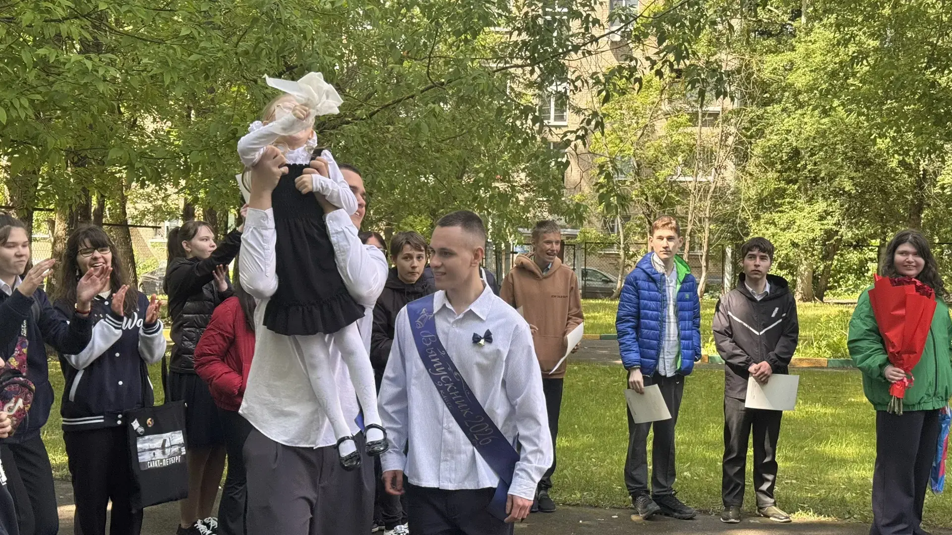 26 мая в нашей школе прошла торжественная линейка «Последний звонок»