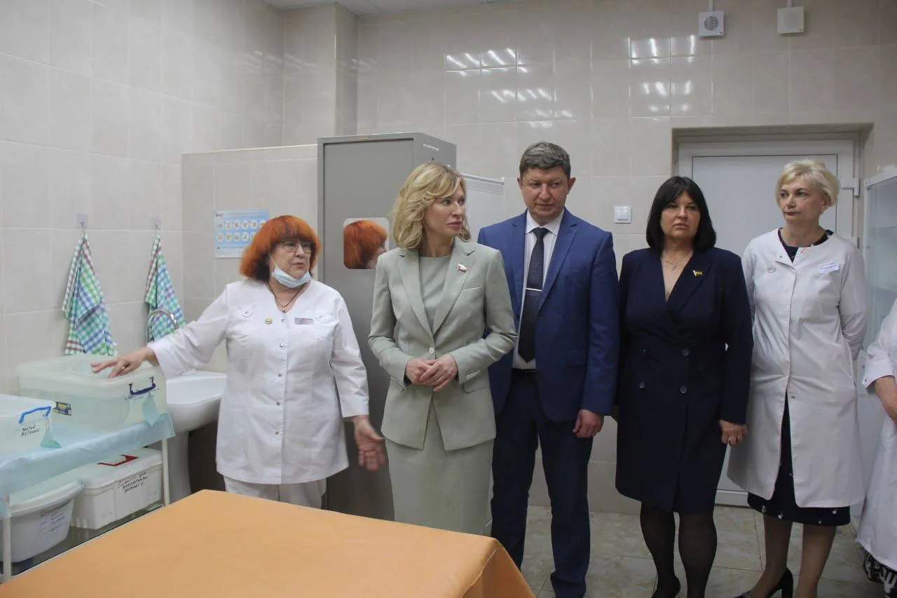 С Днём медицинского работника!

Этот праздник объединяет людей особой профессии — тех, кто ежедневно