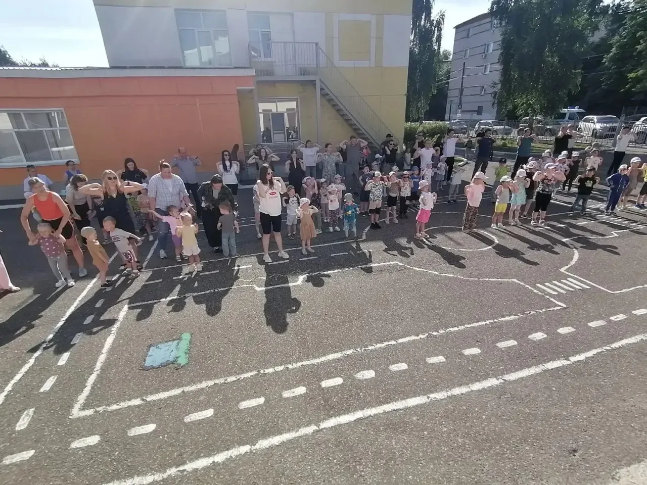 Начинаем праздничный день с