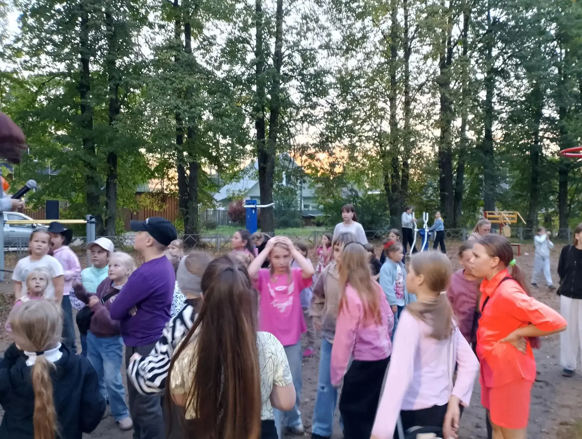 «Ура! Ура! Нам в школу пора!»