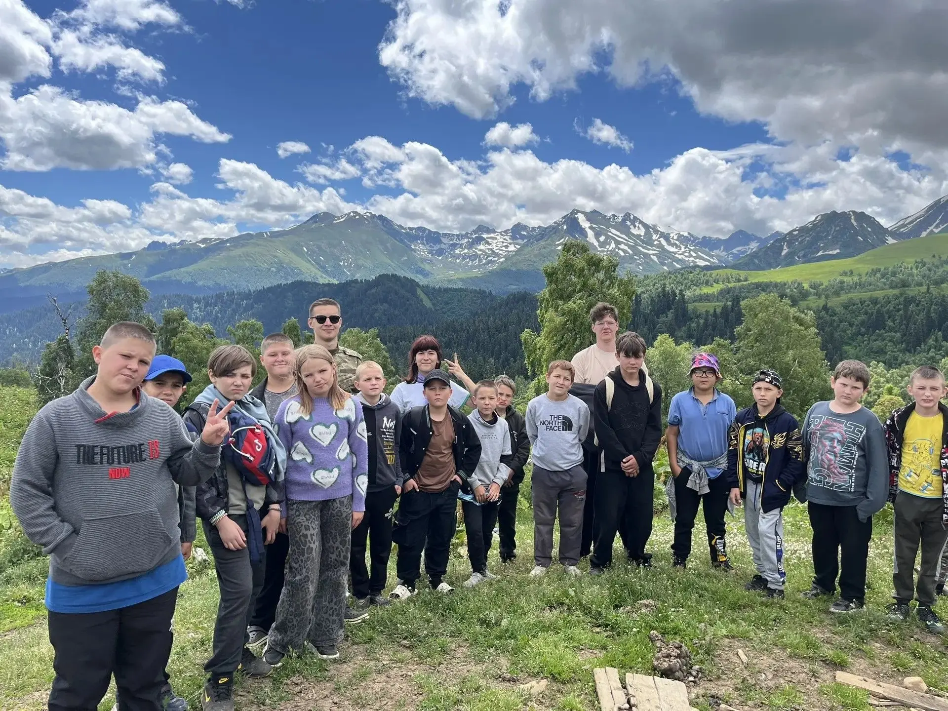 🏕 «Огонёк» зажигает: первая смена, новые маршруты и море впечатлений!
