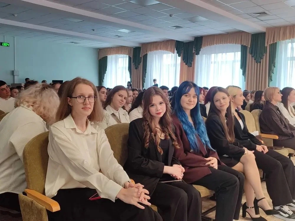 🎉 Сегодня состоялось вручение сертификатов о прохождении курсов в специализированных к...