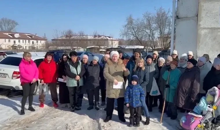 Люди в селе Красная Нива, Курганская область, пятый месяц сидят без нормальной воды. Особенно плохо 