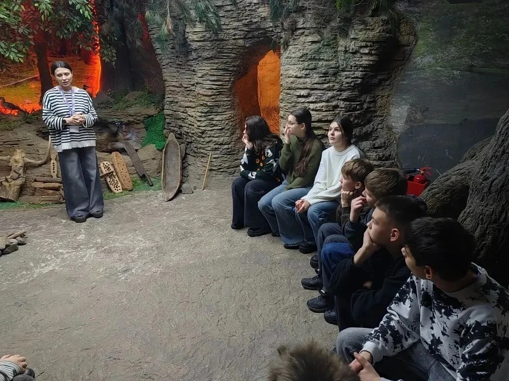 🦣Ученики 6 «Г» класса познакомились с древней историей Дальнего Востока  🏛️Учащиеся 6 «Г» класса пос