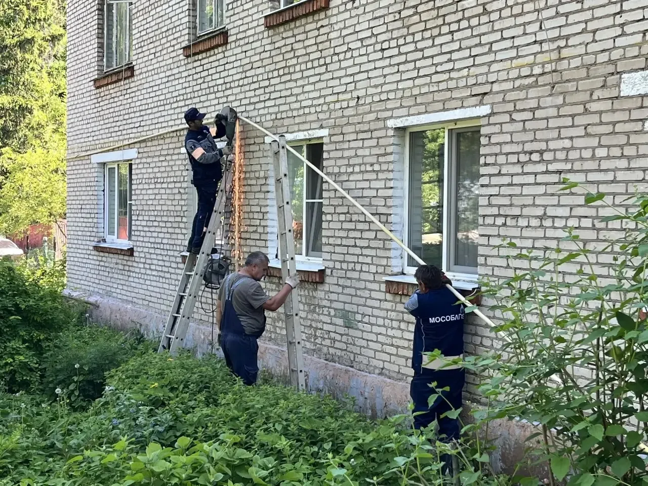 Работы по перемонтажу фасадного газопровода 💪
Работы выполнены по договору подряда с АО «Мособлгаз»