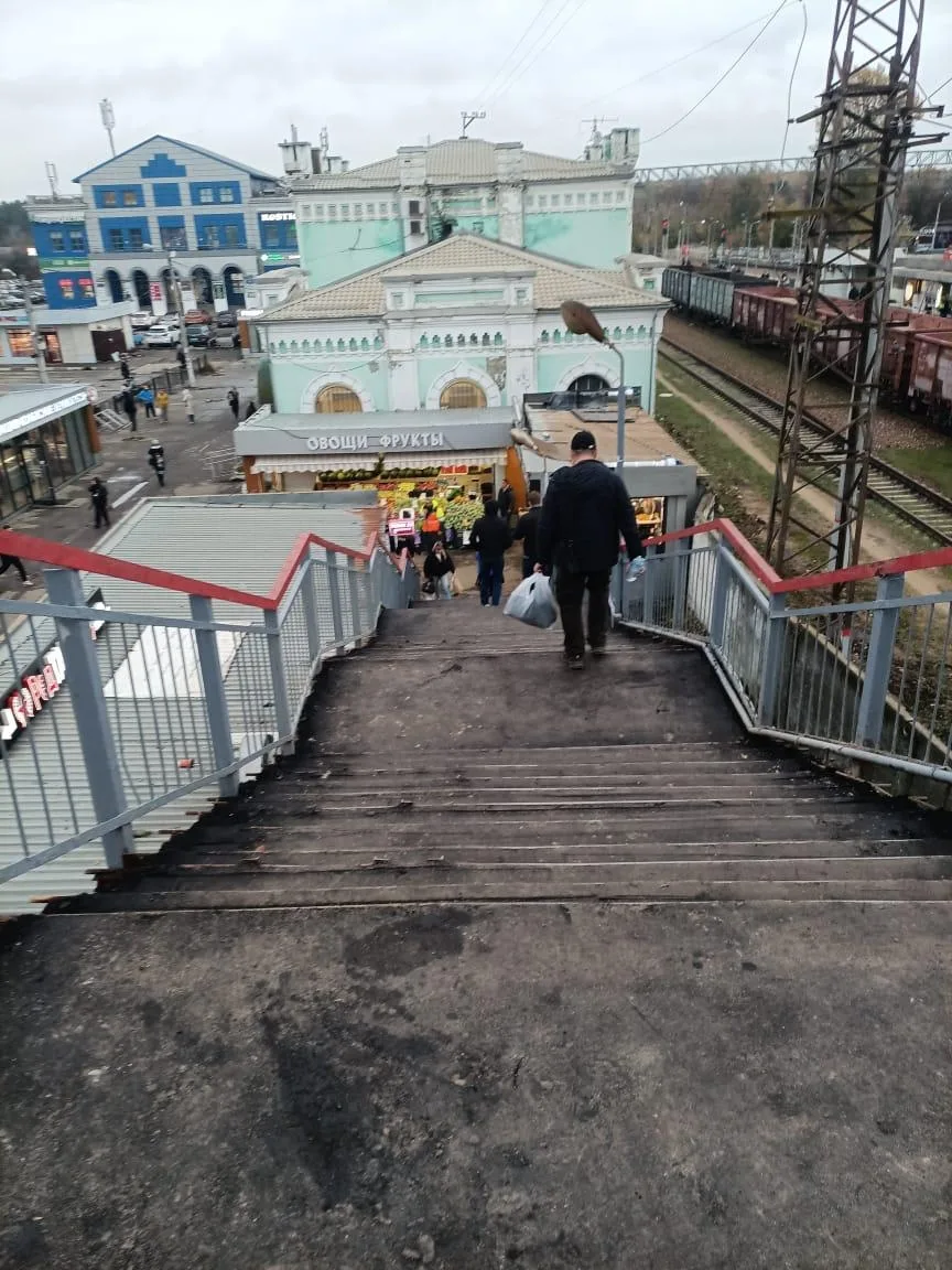 Ремонт пешеходного моста на станции Голицыно выполнили после вмешательства транспортной...