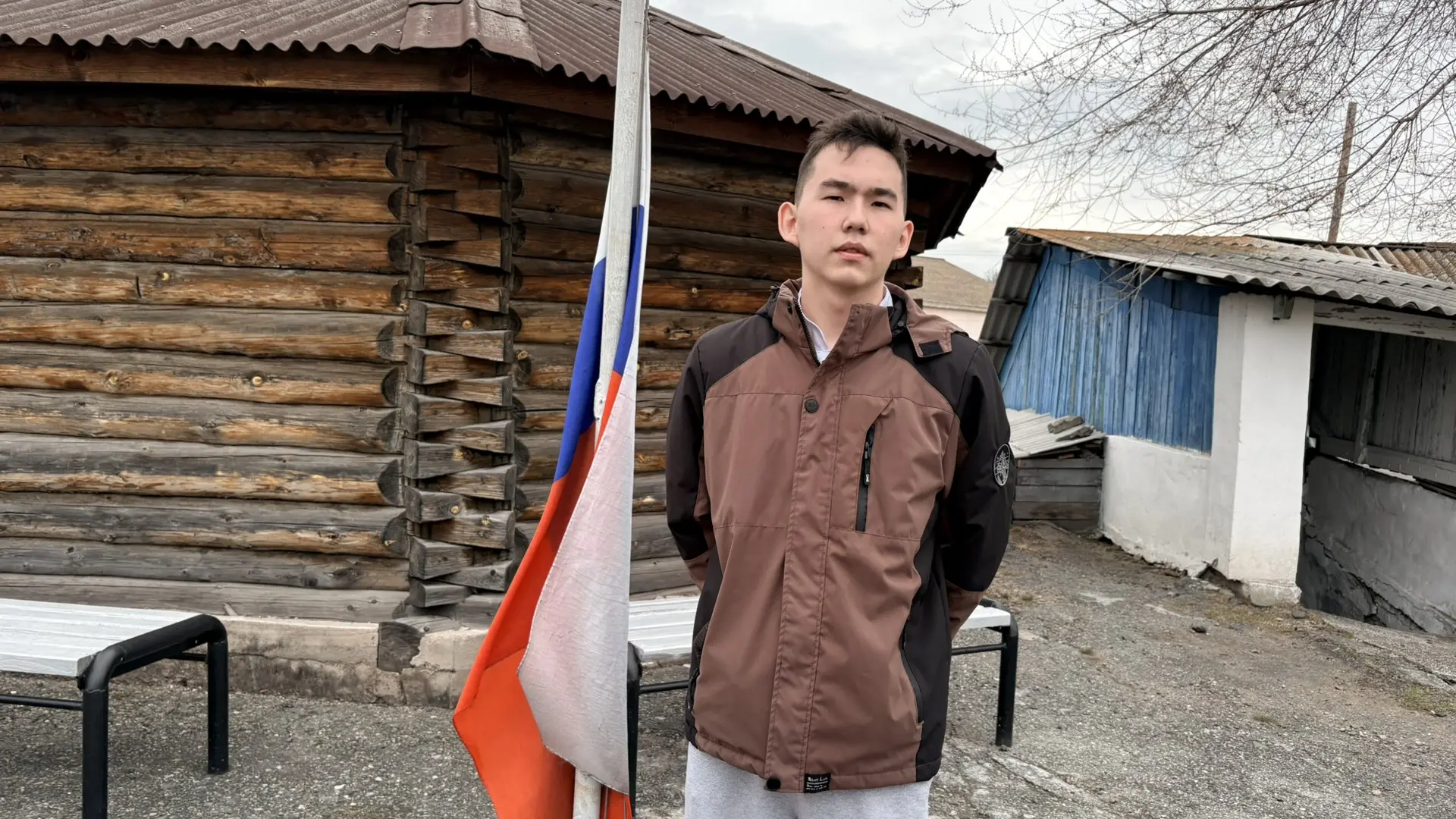 🇷🇺 Сегодня в нашем учебном заведении прошла торжественная церемония поднятия флага Ро...