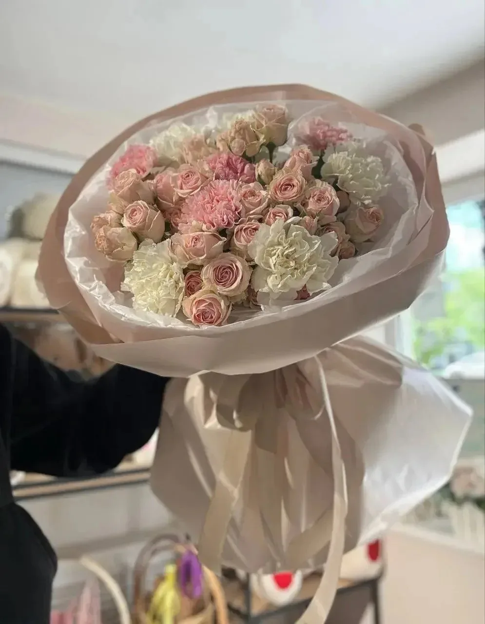 💌  Цветы + открытка — формула идеального подарка