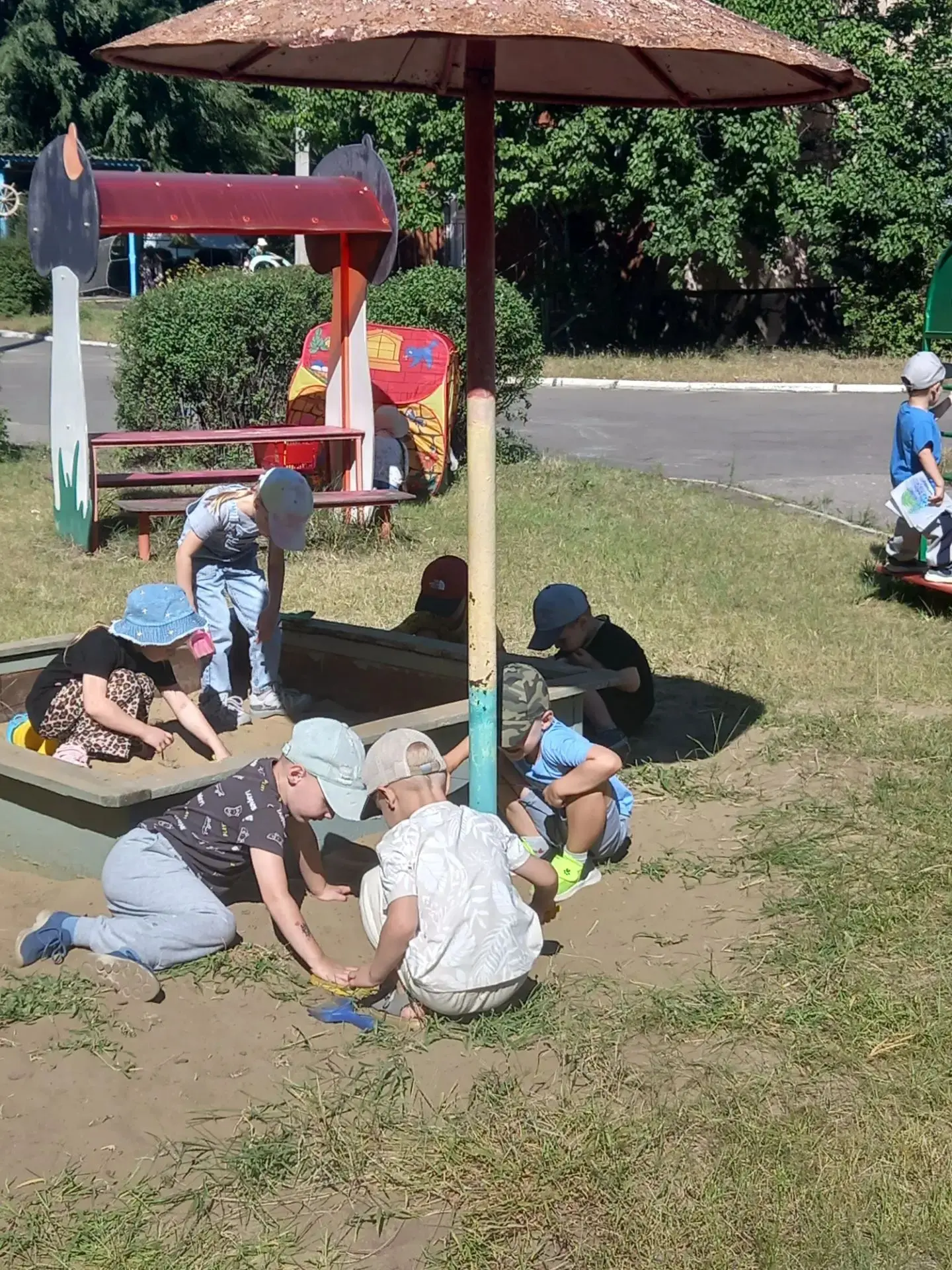 Лето — это время волшебства!                                  Наши дети могут наслаждат...