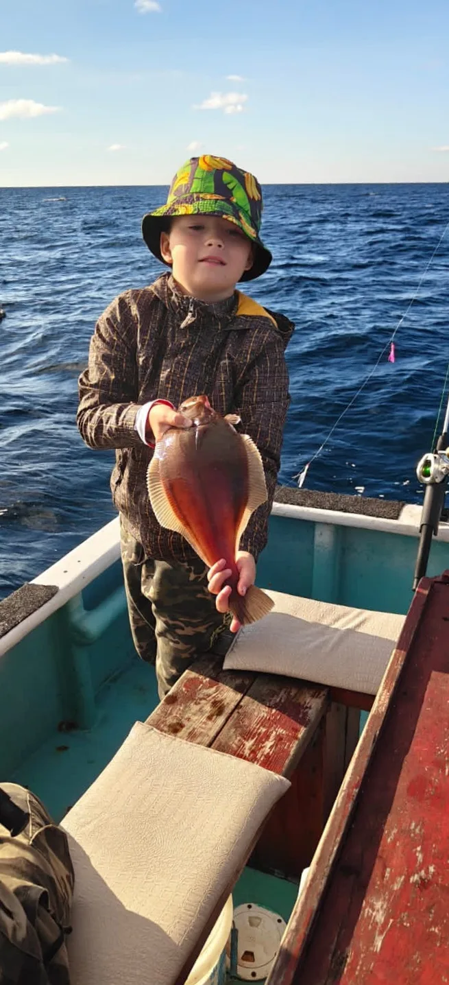 🎣 У нас на рыбалке - всё по плану: красивейшие морские пейзажи, свежий ветер и, конечн...