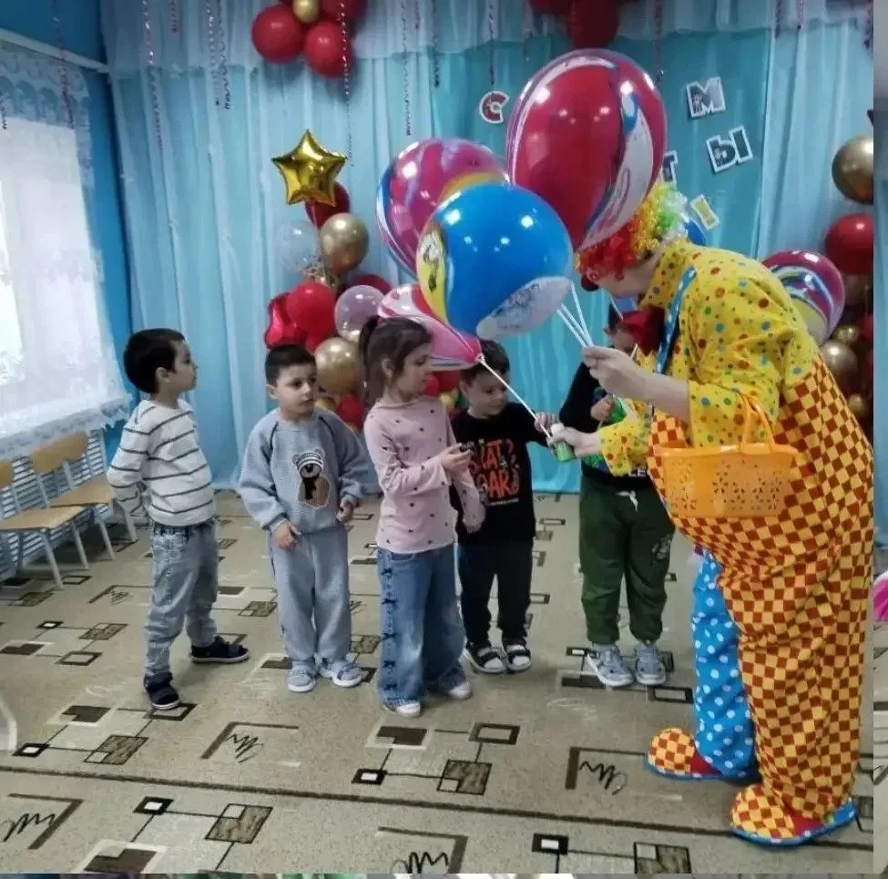 Сегодня в нашем детском саду прошёл праздник, посвящённый Дню защиты детей. Целью этого...