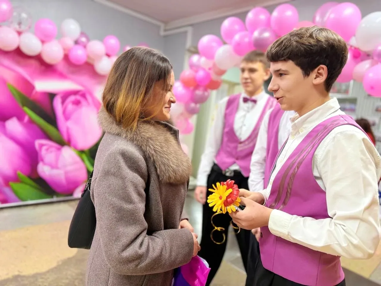 💐8 марта - самый необыкновенный день в году! В любое время, в любую погоду стоит только нам подумать
