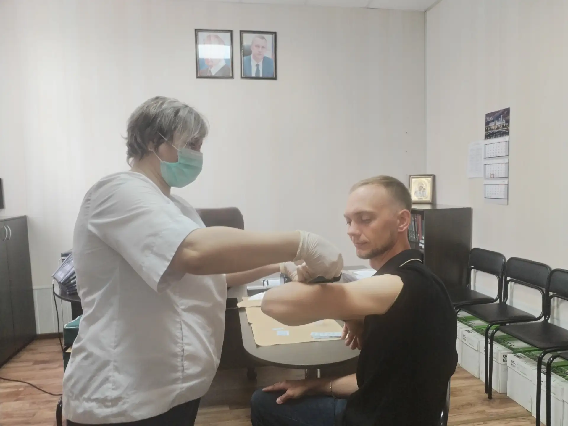 Ветеринарным специалистам ОГУ «Хвалынская райСББЖ» провели профилактическую вакцинацию ...
