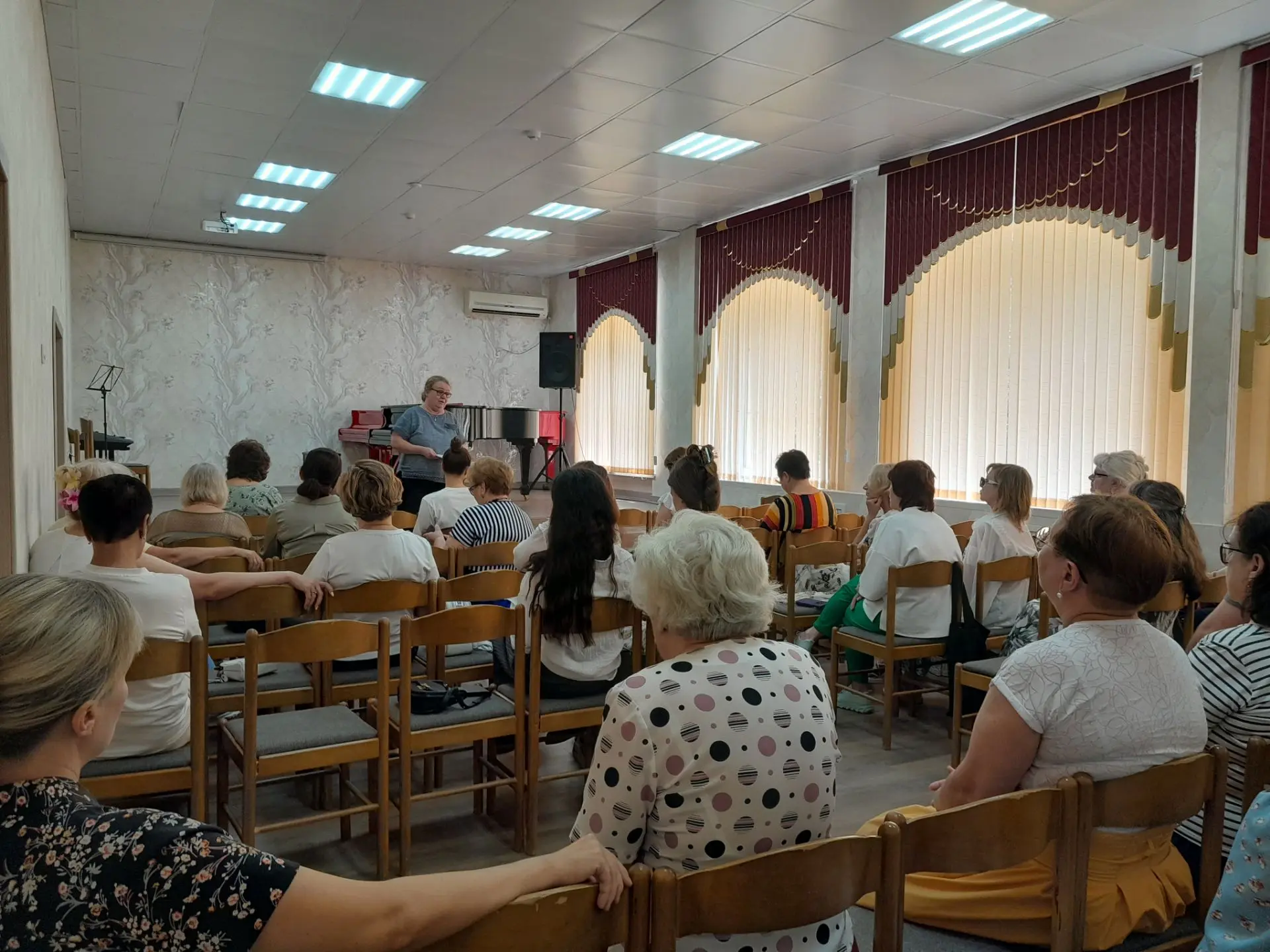 Выступление преподавателя отделения струнно-смычковых инструментов Сосиной Людмилы Георгиевны с мето