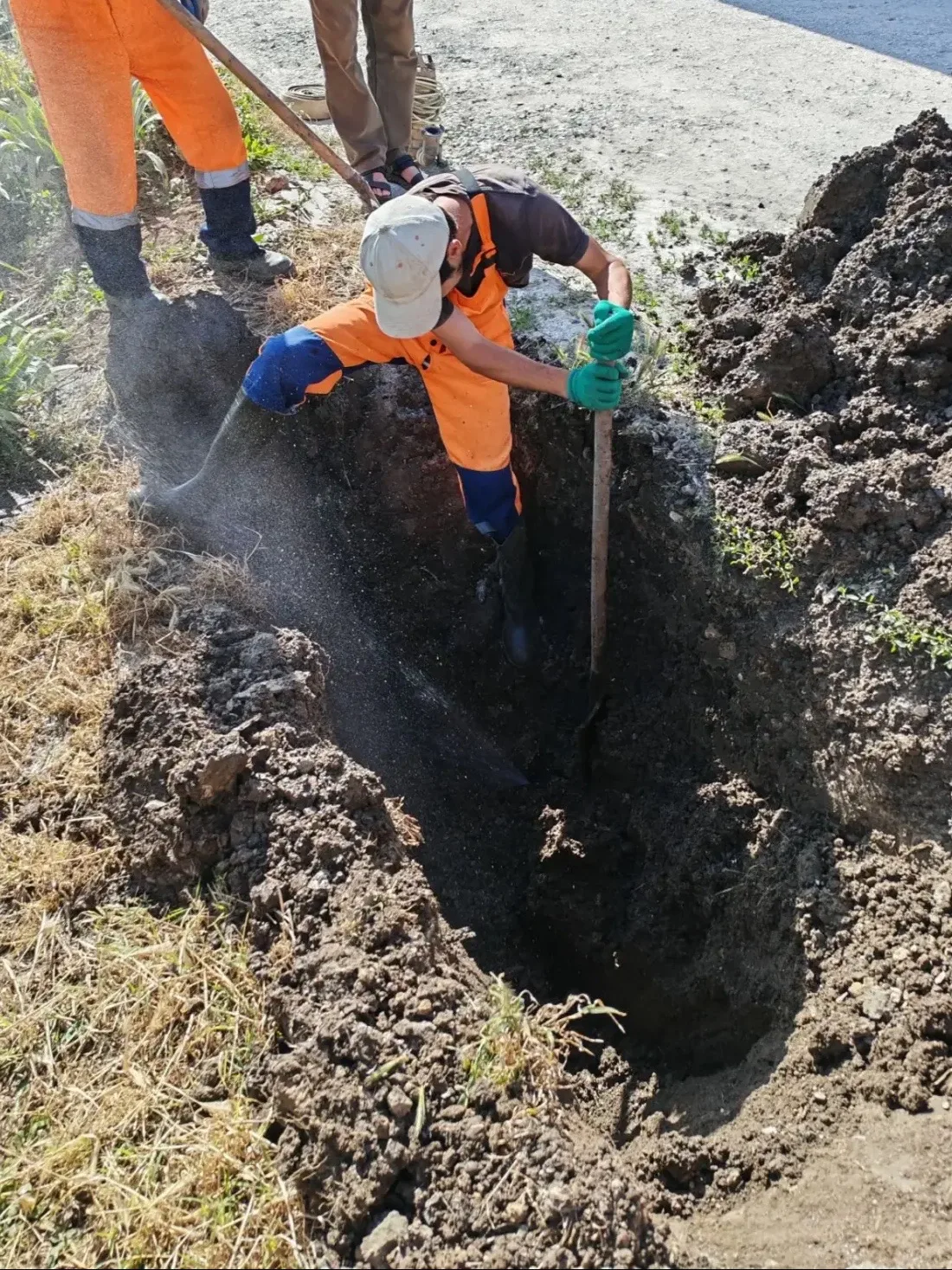 💧Вчера аварийная бригада АО «Анапа Водоканал» выполнила работы по устранению утечки на водопроводе 