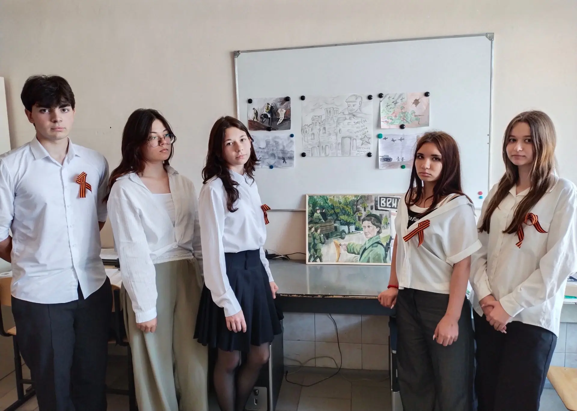 🖌️ Выставка рисунков «Защитники Брестской крепости»

Идея выставки родилась после просмотра фильма 