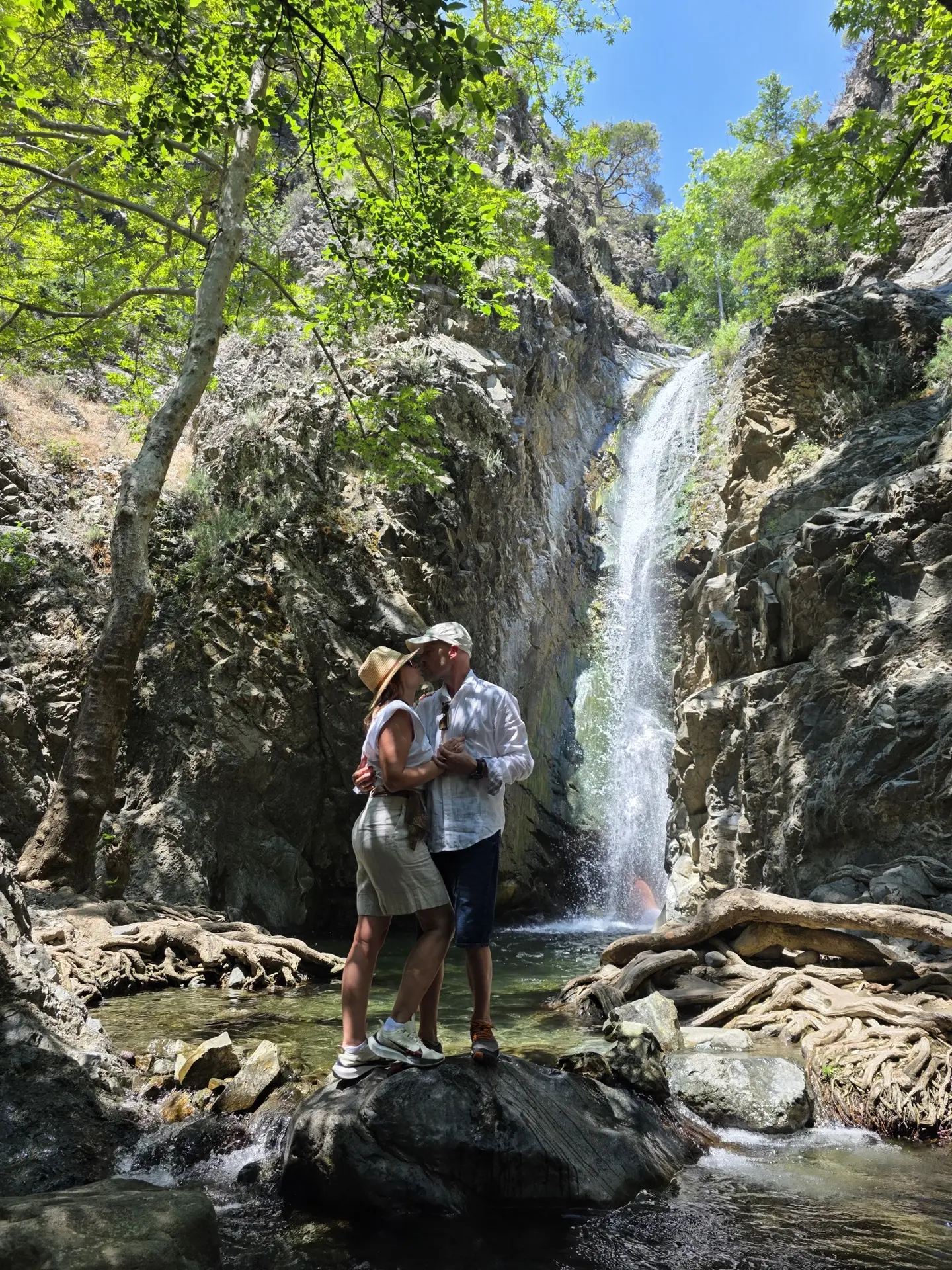 #полетястреба Водопад Милломерис, Кипр 🇨🇾

Продолжаю делиться фотографиями с нашей последней поезд