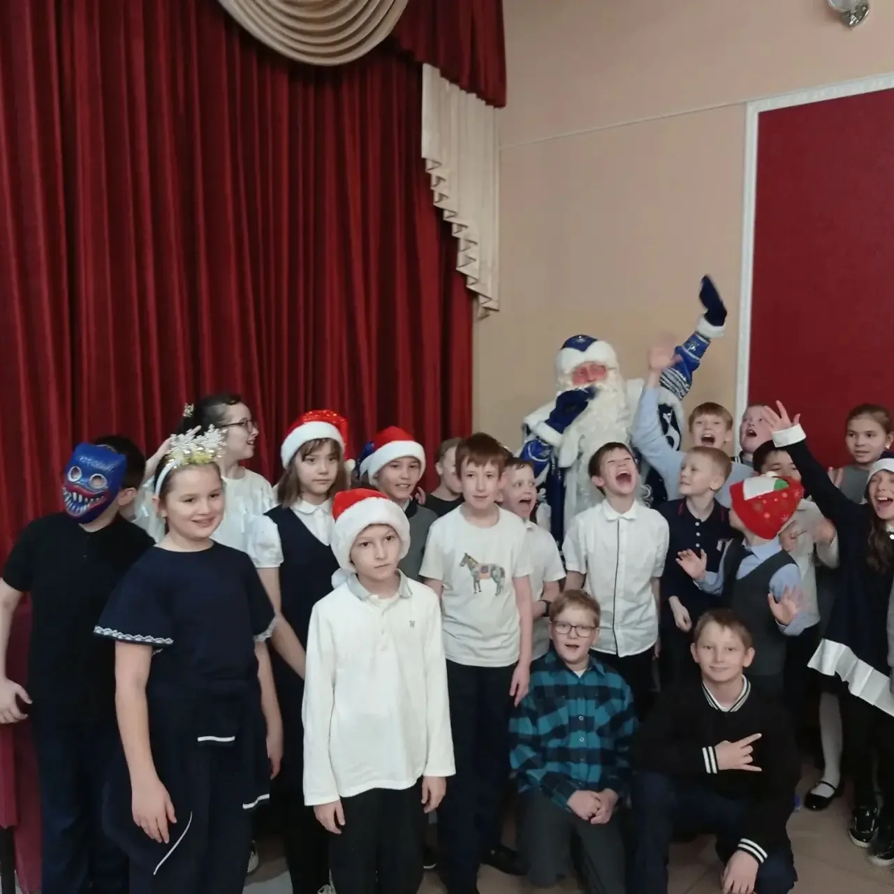 #СОВА НОВЫЙ ГОД К НАМ МЧИТСЯ🎄🎉🎄 Закончилась 2 четверть, и новый 2026 год уже на пороге. Самый любимы