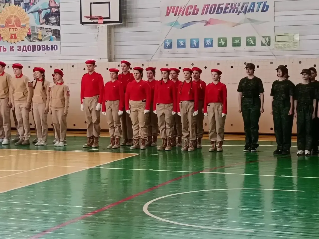 17 февраля старшеклассники нашей школы приняли участие в муниципальном конкурсе песни и...