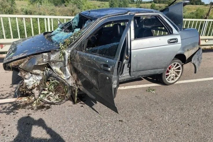«Приора» перевернулась в Усманском округе. 

 Рано утром 23 июля в Усманском округе Липецкой области