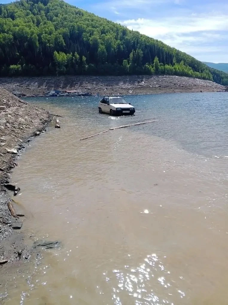 ОСТАВИЛ МАШИНУ У ВОДЫ — НА УТРО ЕЁ НЕ СТАЛО
