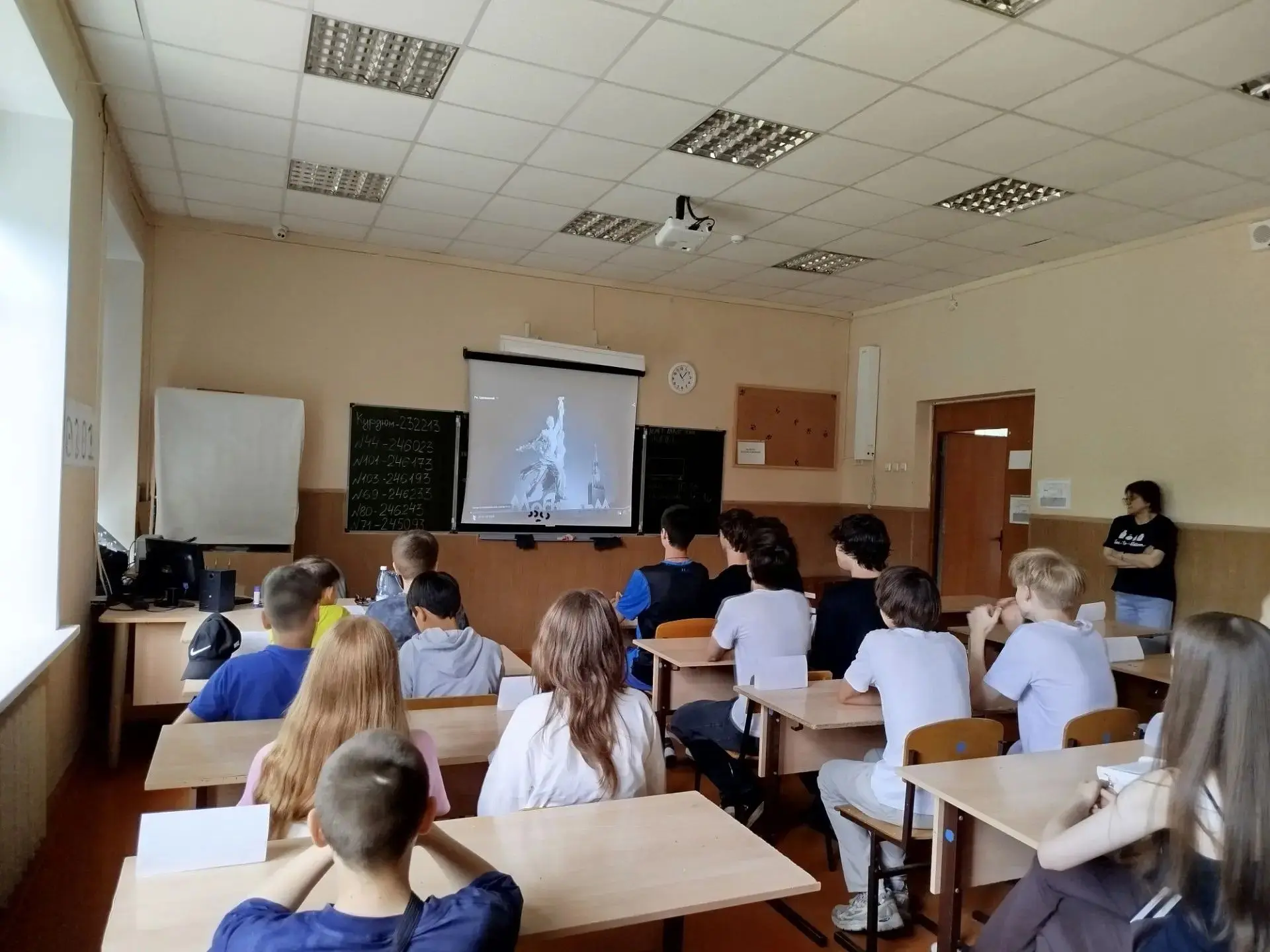 📌 Память священна: помним и чтим

Сегодня, в День памяти и скорби, наши ученики участвовали во Всер