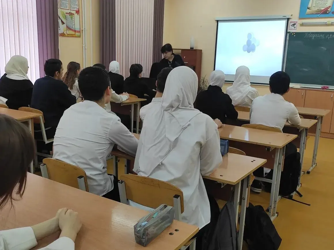 В нашей школе прошли классные часы на тему антитерроризма, где мы организовали просмотр фильмов, так