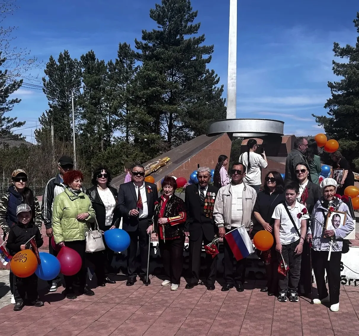 Сегодня сотрудники ООО "ЖКХ" приняли участие в торжественном митинге, посвящённом 81 го...