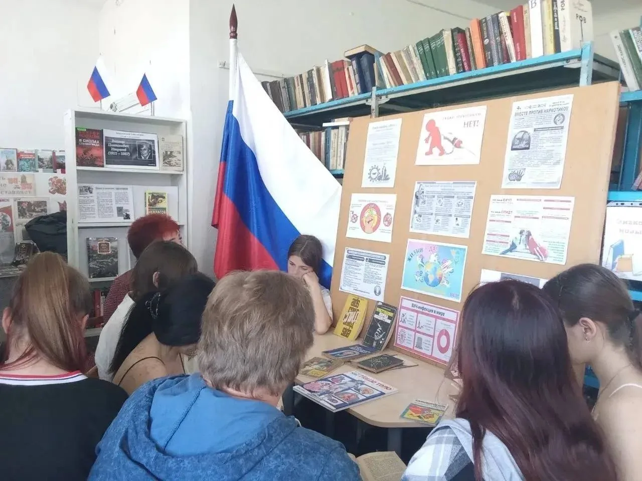 В дни летних каникул не дают скучать детворе в селах сотрудники клубных формирований.

- Разновозрас