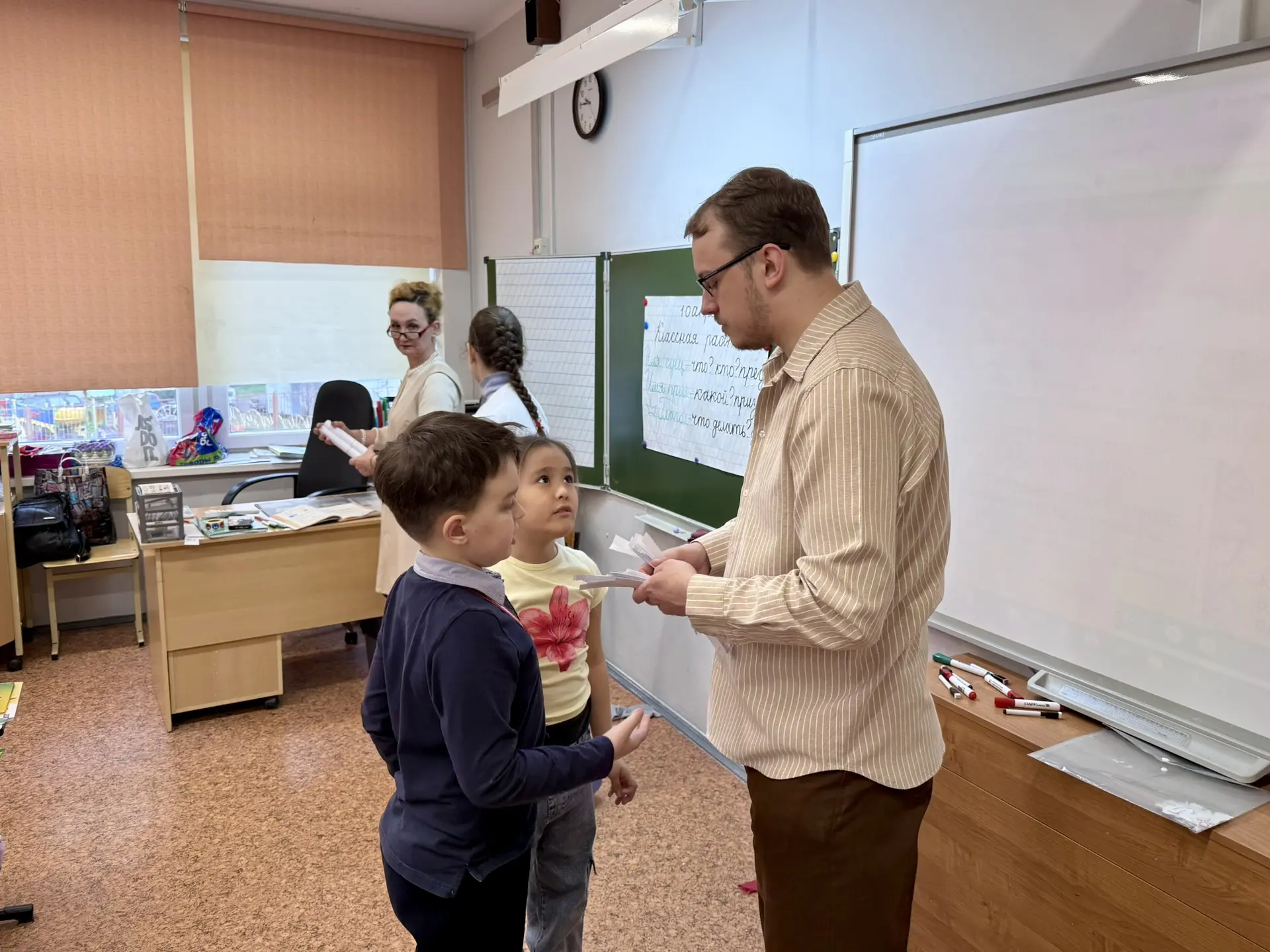 🤝 «Движение Первых» зажигает сердца: мастер-класс «Зайчик-попрыгунчик»  Наши активисты и вожатые не 