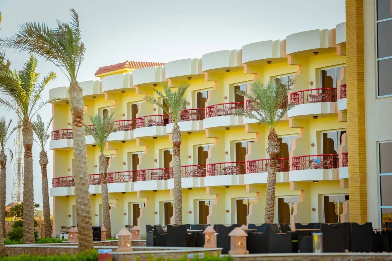 ✨ Тихая гавань у живого рифа

Amarina Queen Marsa Alam Resort 5*, Марса Алам 🇪🇬

Уютный отель с кр