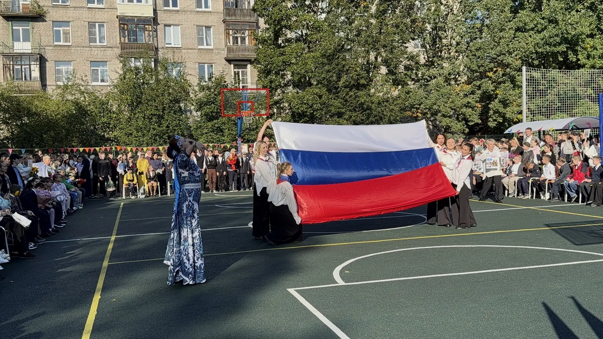 🎉 1 Сентября на стадионе нашей школы: праздник, который запомнится надолго! 🎉
