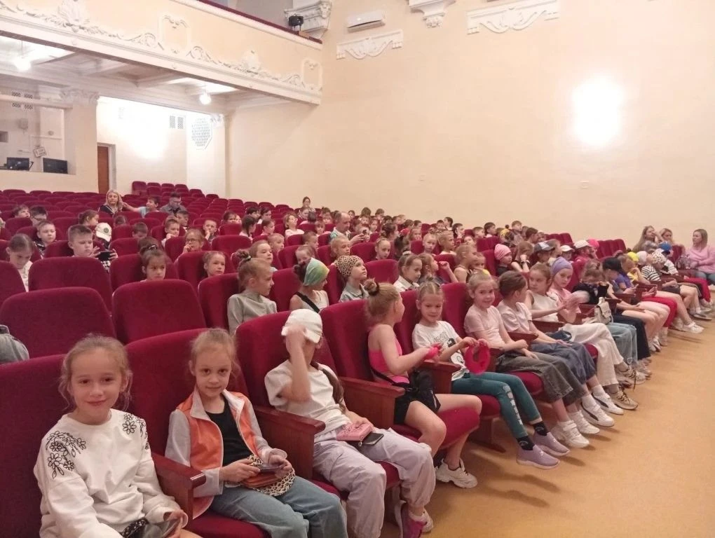 🎭Городской дом культуры имени Николая Островского посетили сегодня обучающиеся младшег...