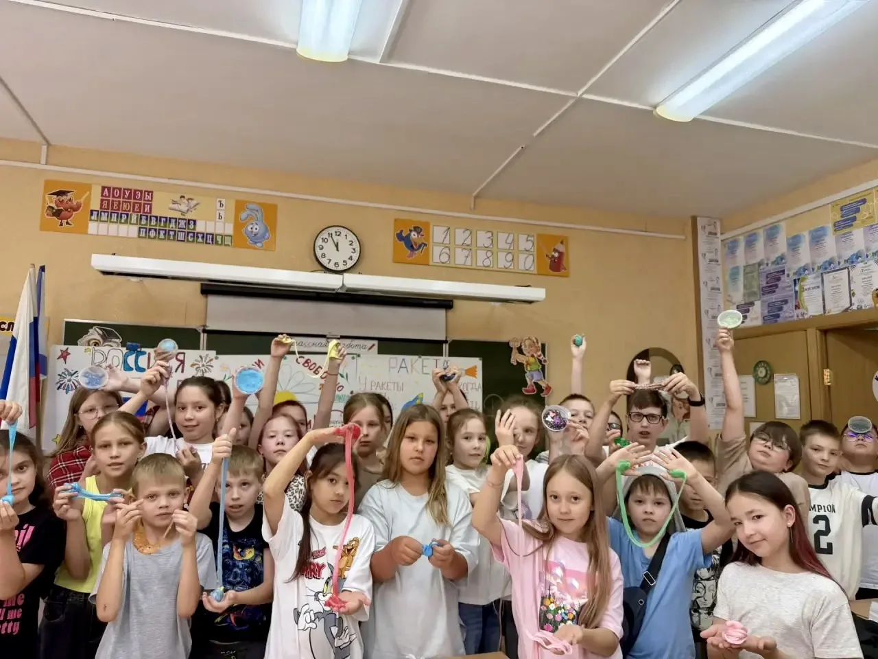 Пришкольный лагерь «Солнышко» 
День 18 «День творчества» 🦋🌺🌻

Творчество без границ: слаймы и мил