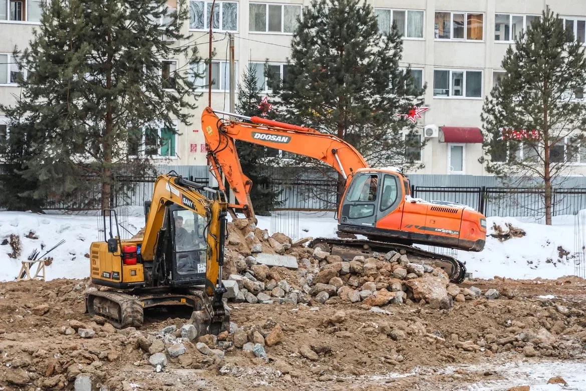 Продолжается реконструкция ФОКа спортивной школы №31 по улице Ферина, 4/1.  Здесь будет современное 